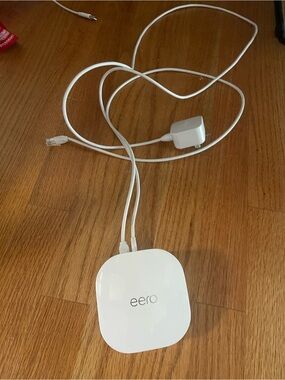 eero Mesh Wi‑Fi Node in White with White Cables